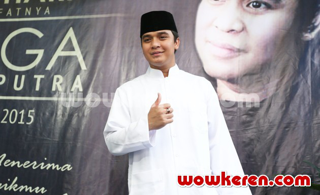 Gambar Foto Billy Syahputra Saat Acara Tahlilan 40 Hari Olga Syahputra
