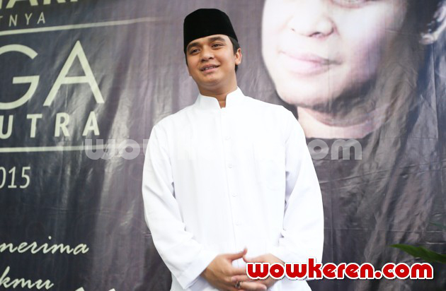 Gambar Foto Billy Syahputra Saat Acara Tahlilan 40 Hari Olga Syahputra