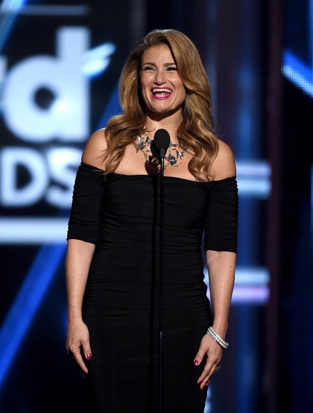 Foto Idina Menzel di Billboard Music Awards 2015