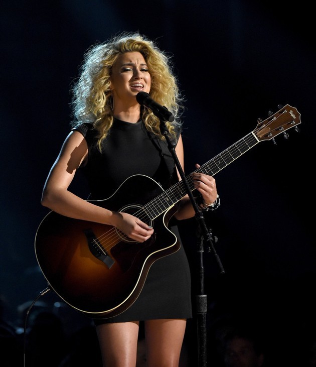 Gambar Foto Tori Kelly di Billboard Music Awards 2015