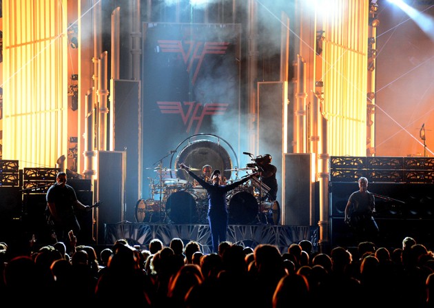 Foto Penampilan Van Halen di Billboard Music Awards 2015