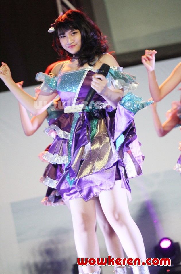 Gambar Foto Frieska JKT48 di Handshake Festival 'Pareo adalah Emerald'