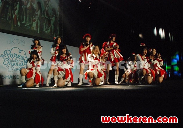 Gambar Foto JKT48 Bawakan 'Buah Mawar (Bara No Kajitsu)'