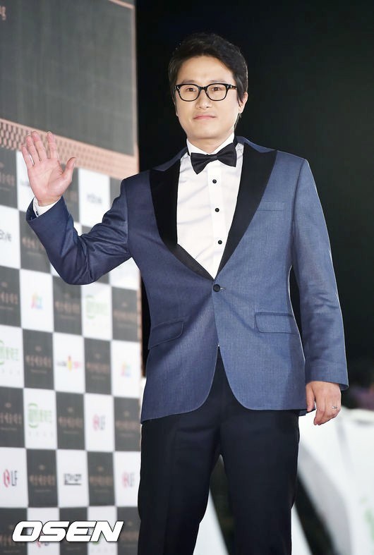 Gambar Foto Song Sae Byeok di Red Carpet Baeksang Arts Awards 2015