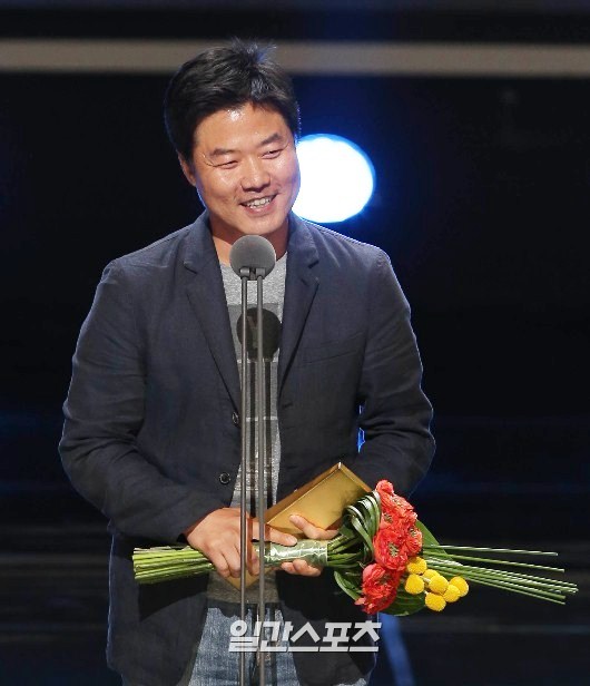 Gambar Foto PD Na Young Suk Raih Piala Daesang