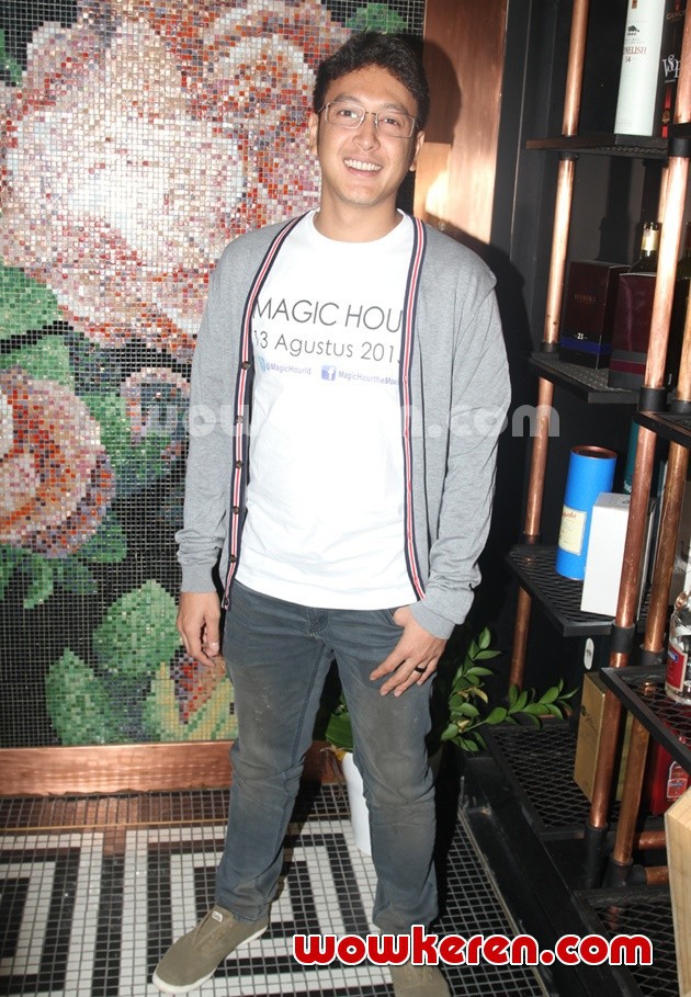 Gambar Foto Dimas Anggara di Press Conference Film 'Magic Hour'