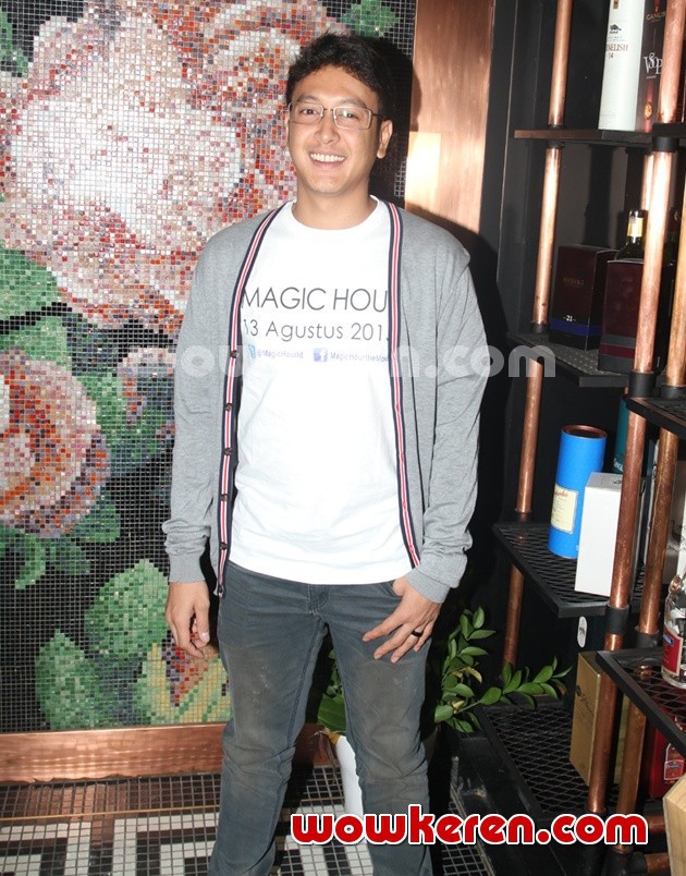 Gambar Foto Dimas Anggara di Press Conference Film 'Magic Hour'