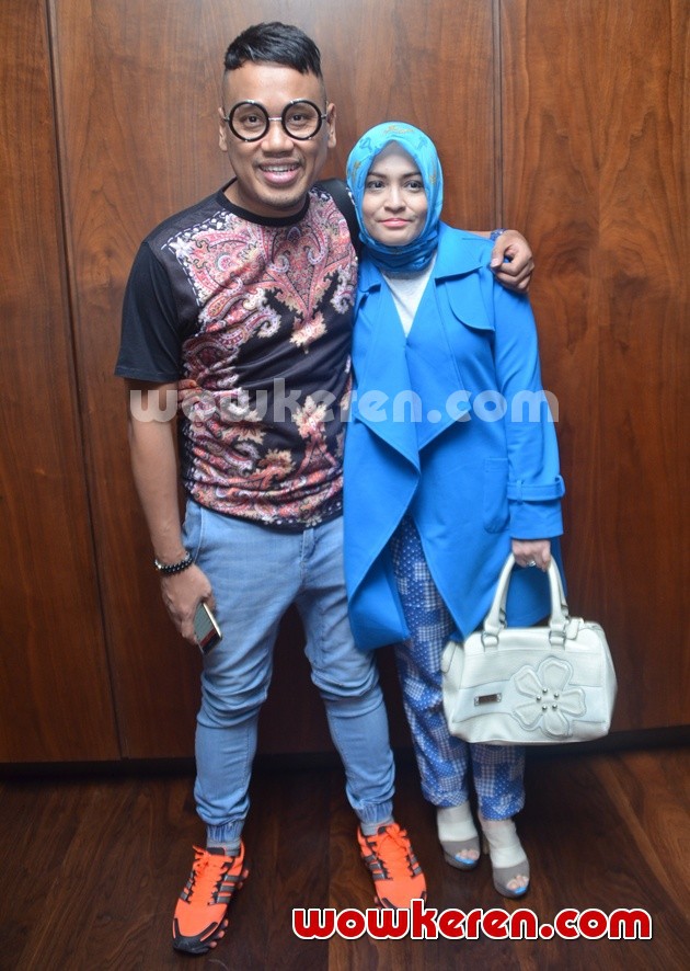 Gambar Foto Uya Kuya dan Astrid di Press Conference Program Ramadhan Trans 7