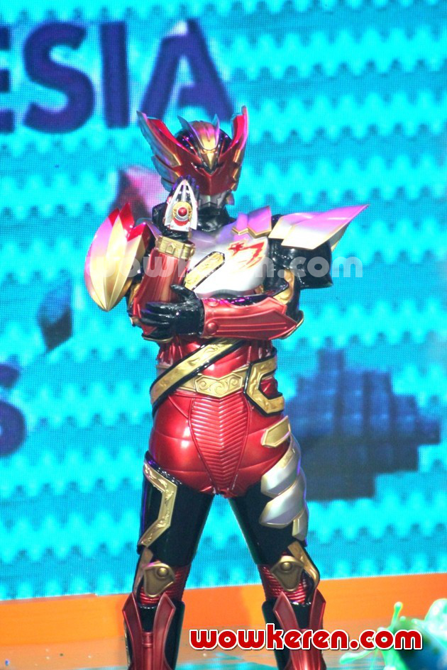 Gambar Foto Karakter 'Satria Garuda BIMA-X' Tampil di Indonesia Kids' Choice Awards 2015