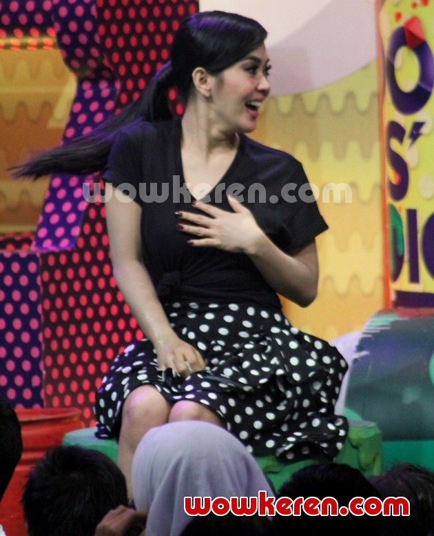 Gambar Foto Syahrini di Indonesia Kids' Choice Awards 2015