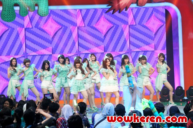 Gambar Foto Penampilan JKT48 di Indonesia Kids' Choice Awards 2015