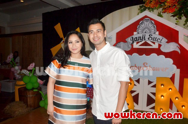 Gambar Foto Raffi Ahmad dan Nagita Slavina di Acara Baby Shower