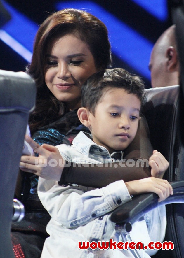 Gambar Foto Rossa di X Factor Season 2 Gala Show Kedua