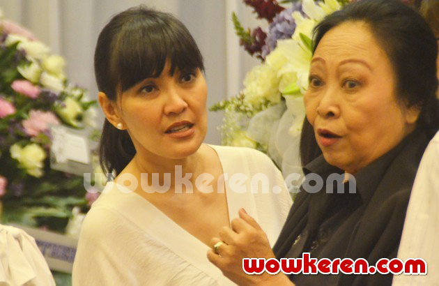 Foto Becky Tumewu di Acara '10 Tahun Perjuangan Berbagi 