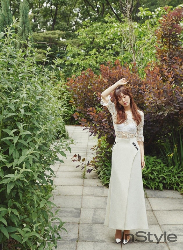 Gambar Foto Kim So Yeon di Majalah InStyle Edisi Juli 2015