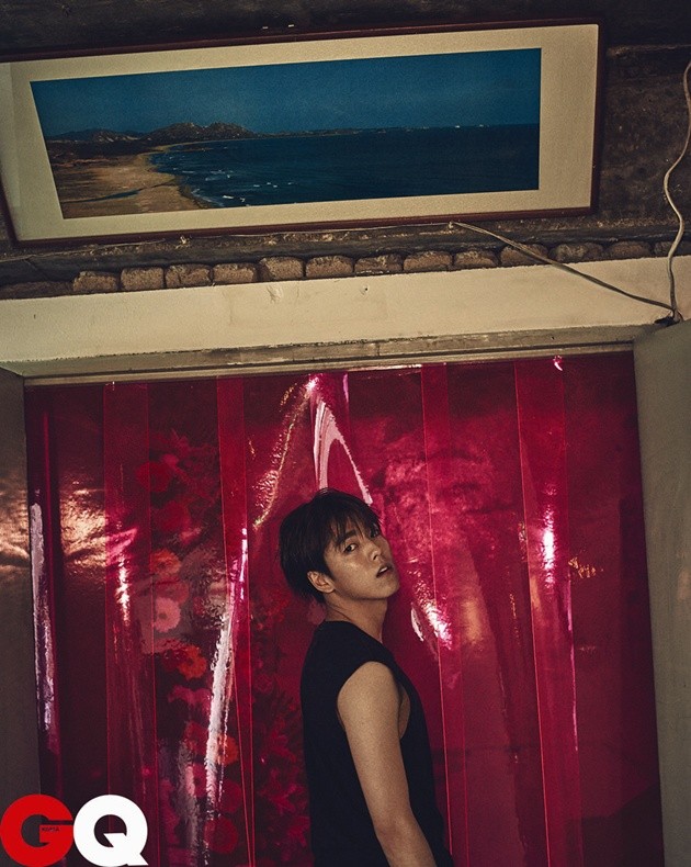 Gambar Foto Lee Hyun Woo di Majalah GQ Edisi Juli 2015