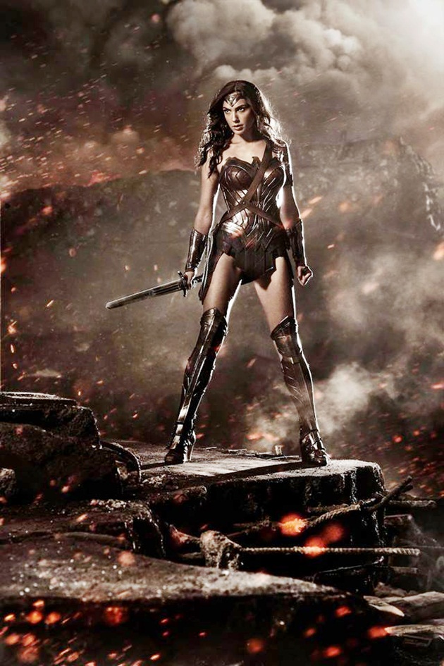 Gambar Foto Gal Gadot Berperan Sebagai Wonder Woman di Film 'Batman v Superman: Dawn of Justice'