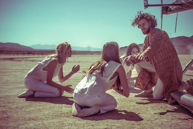 Gambar Foto Aaron Johnson di Majalah Flaunt Edisi Summer 2015