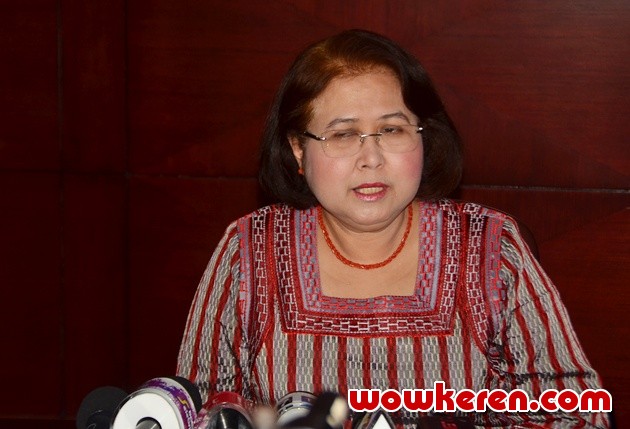 Gambar Foto Elza Syarief Ditemui di Kantornya