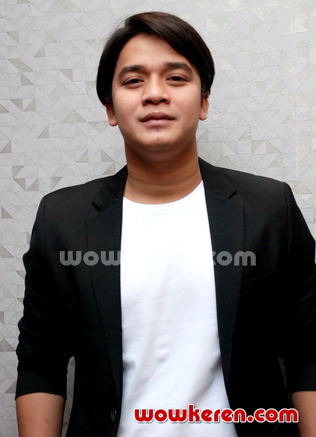 Gambar Foto Billy Syahputra di Syukuran Film 'Warisan Olga'