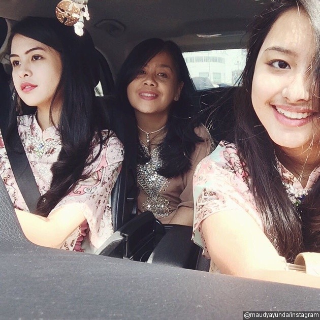 Gambar Foto Maudy Ayunda Bersama Ibunda dan Adiknya