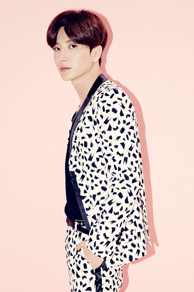 Gambar Foto Leeteuk Super Junior di Teaser Album 'Devil'