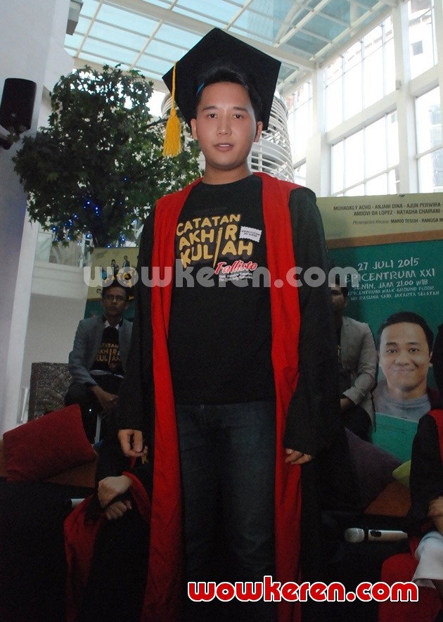 Gambar Foto Rangga Moela di Premier Film 'Catatan Akhir Kuliah'