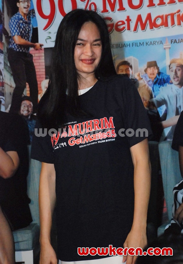 Gambar Foto Donna Harun Ditemui di Gala Premier '99 Persen Muhrim Get Married 5'