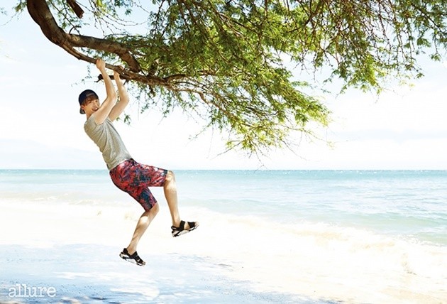 Gambar Foto Lee Jong Suk di Majalah Allure Edisi Juni 2015