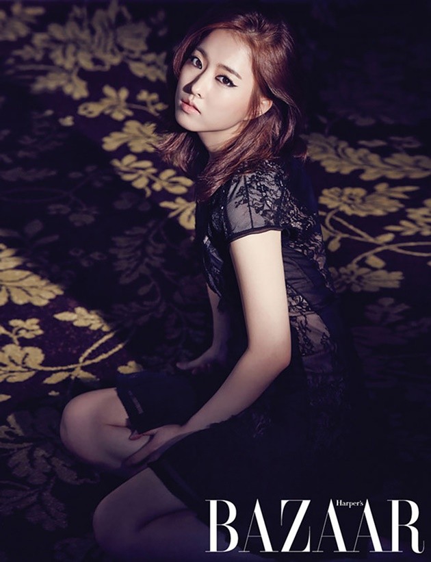 Gambar Foto Park Bo Young di Majalah Harper's Bazaar Korea Edisi Juni 2015