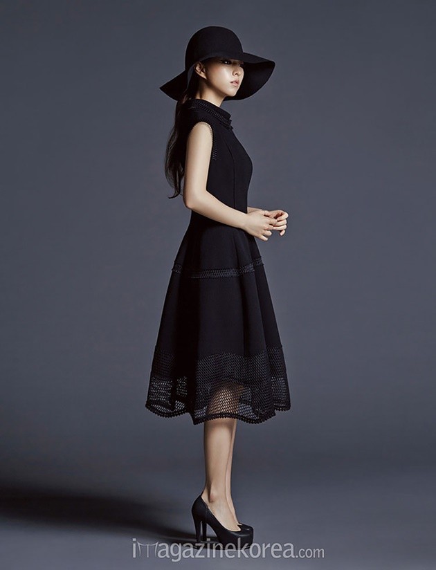 Gambar Foto Park Bo Young di Majalah Harper's Bazaar Korea Edisi Juni 2015