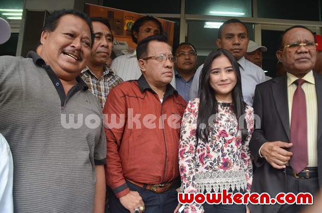 Gambar Foto Prilly Latuconsina Datangi Polda Metro Jaya