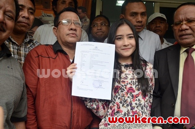 Gambar Foto Prilly Latuconsina Datangi Polda Metro Jaya