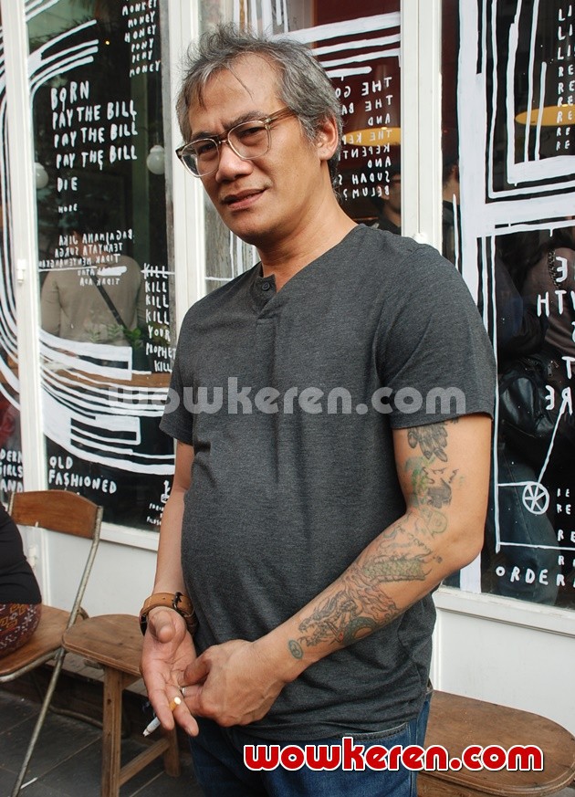 Gambar Foto Tio Pakusadewo di Press Conference dan Rilis Soundtrack Film 'Surat dari Praha'