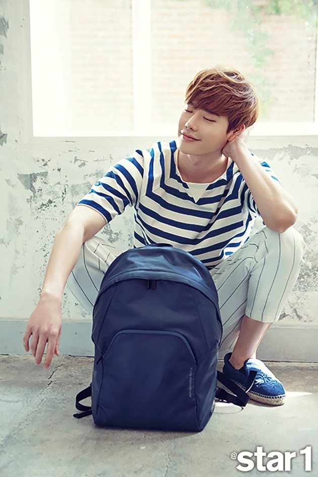 Gambar Foto Lee Jong Suk di Majalah @Star1 Edisi Juli 2015