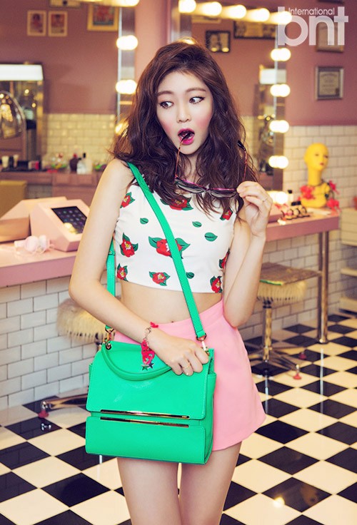 Gambar Foto Gong Seung Yeon di Majalah bnt International Edisi Agustus 2015