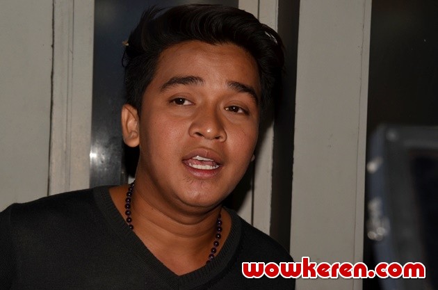 Gambar Foto Billy Syahputra Ditemui Usai Mengisi Program 'Rumpi'