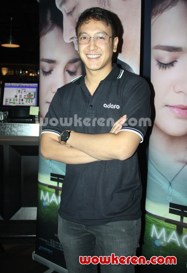 Gambar Foto Dimas Anggara Ditemui Saat Launching Video Klip Soundtrack Film 'Magic Hour'
