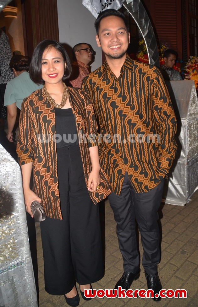Gambar Foto Astrid dan Arlan Djoewarsa Hadiri Pernikahan Nycta Gina dan Rizky Kinos