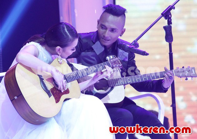 Gambar Foto Ayu Ting Ting dan Fauzi KDI di Konser 'Best of Ayu Ting Ting'