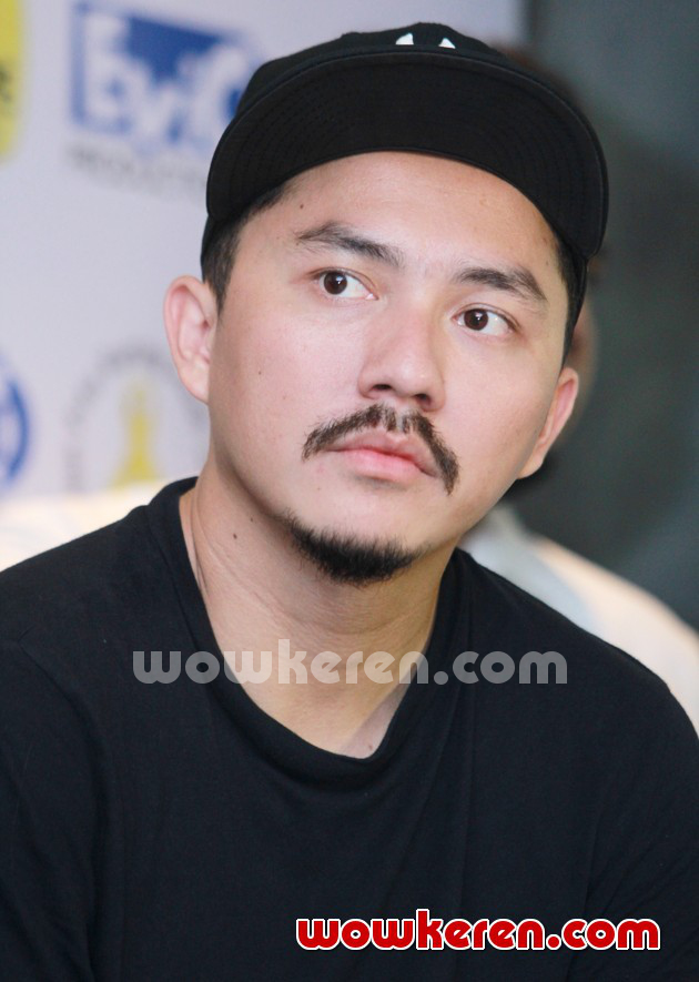 Gambar Foto Ananda Omesh di Jumpa Pers Acara 'Shave for Hope'