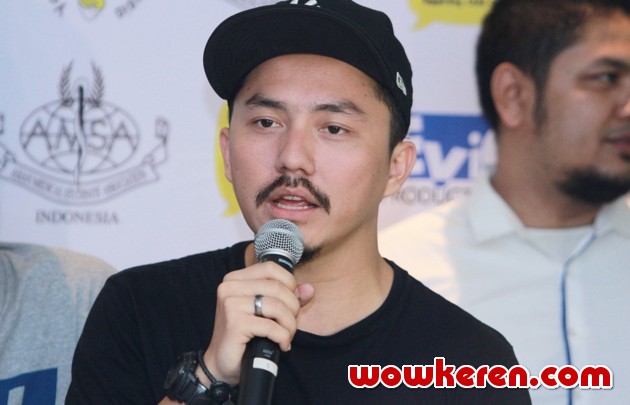 Gambar Foto Ananda Omesh di Jumpa Pers Acara 'Shave for Hope'