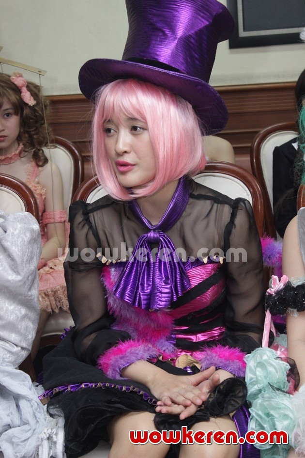 Gambar Foto Kinal JKT48 di Handshake Festival 'Refrain Penuh Harapan'