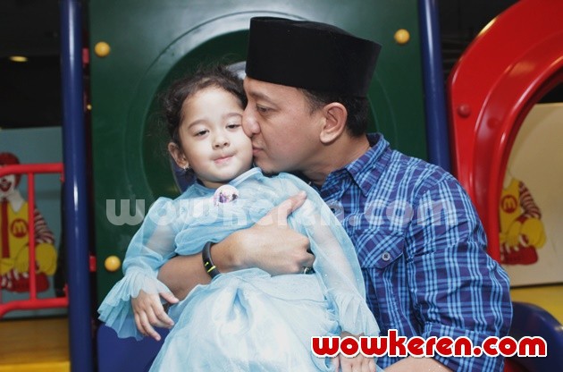 Gambar Foto Ustadz Zacky Mirza Gelar Syukuran Ulang Tahun Anak