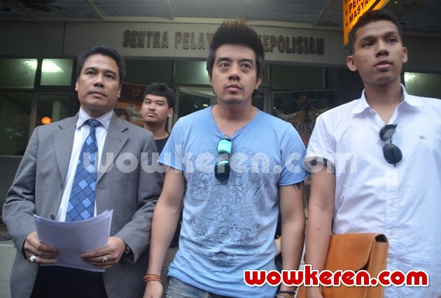 Gambar Foto Martin Carter Datangi Polda Metro Jaya