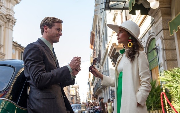 Gambar Foto Armie Hammer dan Alicia Vikander di Film 'The Man from U.N.C.L.E.'