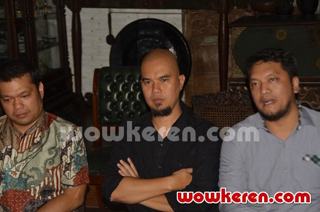 Gambar Foto Ahmad Dhani dan Ramdan Alamsyah Adakan Jumpa Pers