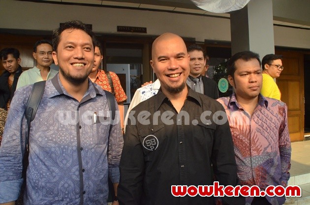 Gambar Foto Ahmad Dhani Hadiri Sidang Pra-Peradilan