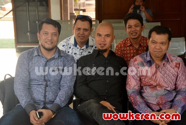Gambar Foto Ahmad Dhani Hadiri Sidang Pra-Peradilan