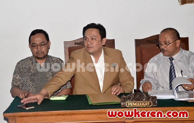 Gambar Foto Farhat Abbas Hadiri Sidang Pra-Peradilan